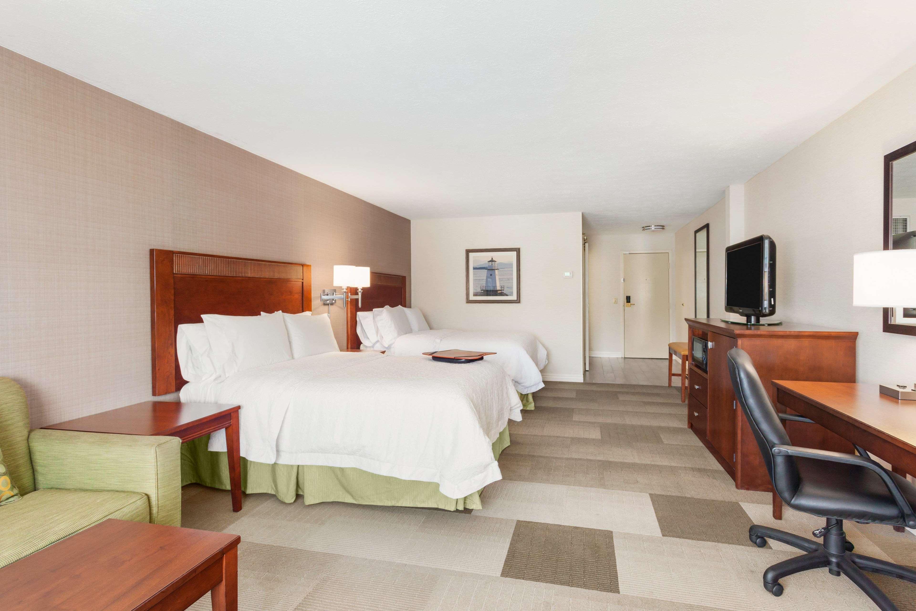 Hampton Inn Burlington - Colchester Esterno foto