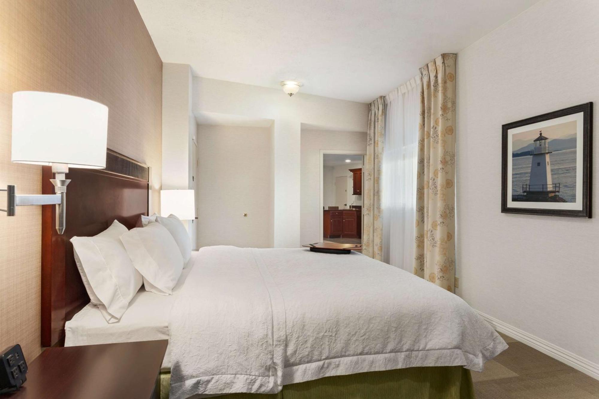 Hampton Inn Burlington - Colchester Esterno foto