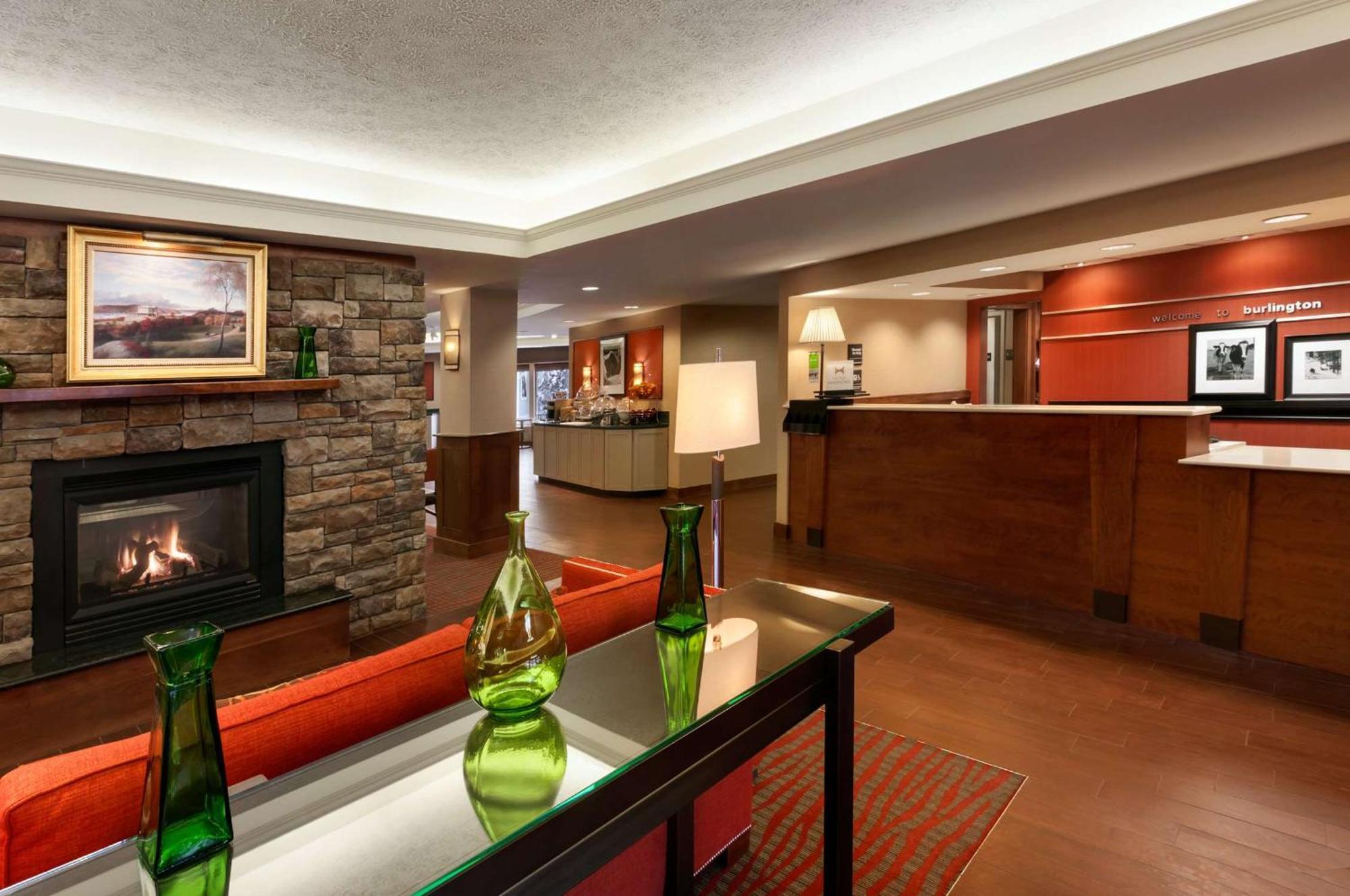 Hampton Inn Burlington - Colchester Esterno foto
